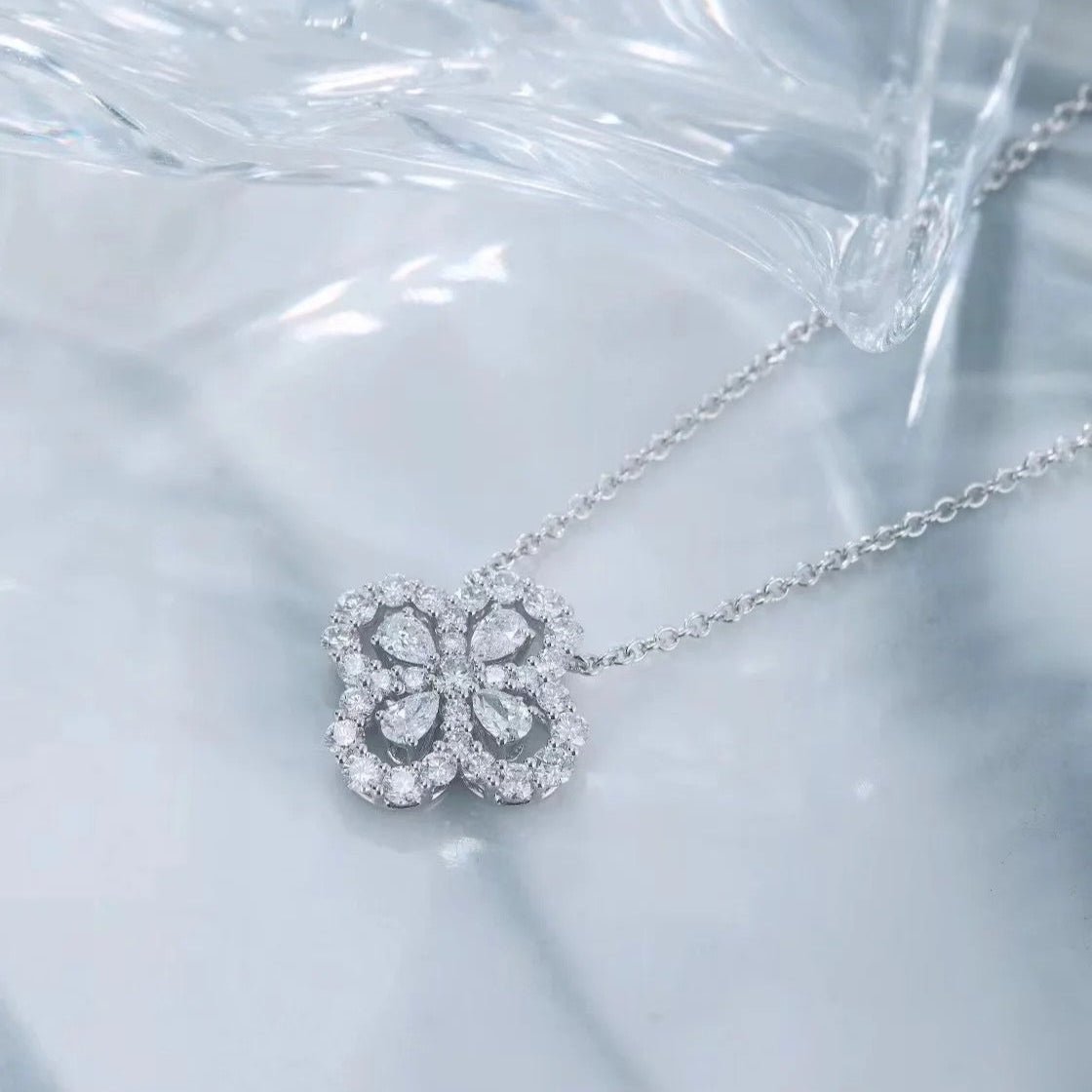 Four-Leaf_Clover necklace featured 0.6 carat lab grown diamonds, best gift to your friends