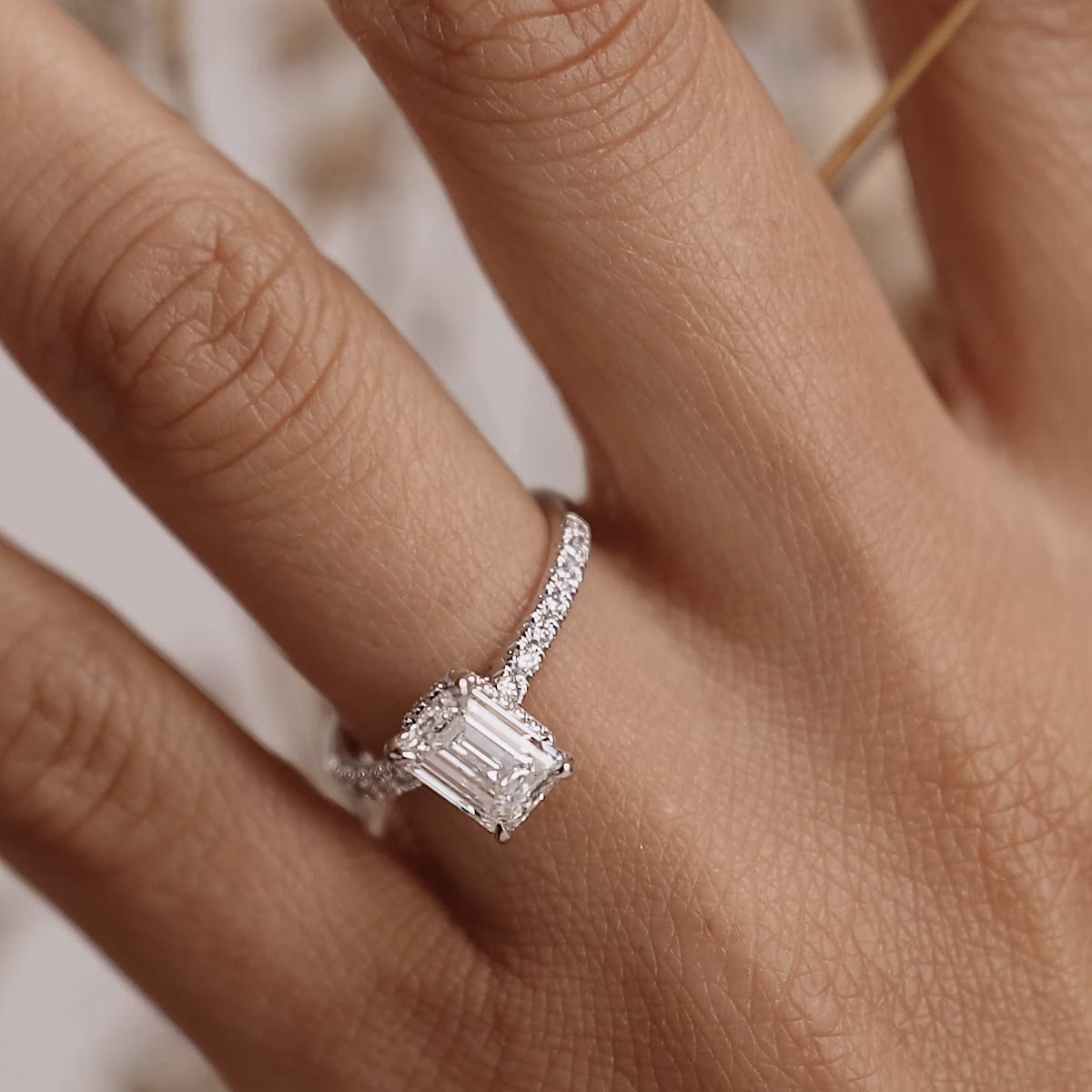 Emerald Cut Diamond Ring(1.0ct.) In 14K White Gold