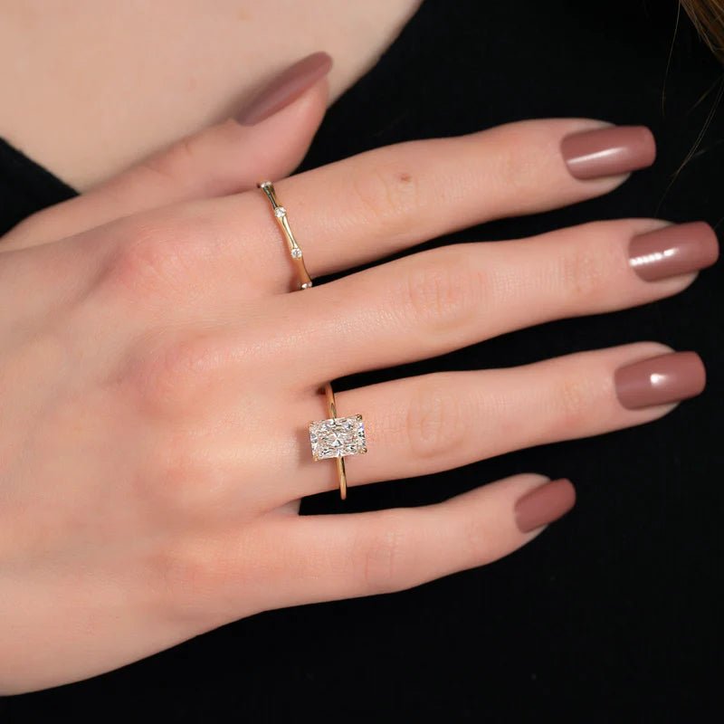 1 carat radiant diamond ring for weddings or engagements, setting in 14k yellow gold