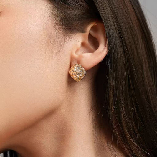 Cube 1 carat Diamond Earrings In 9K Yellow Gold